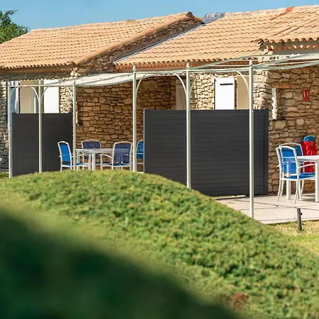 Pretty Little House In A Tourist Holiday home *