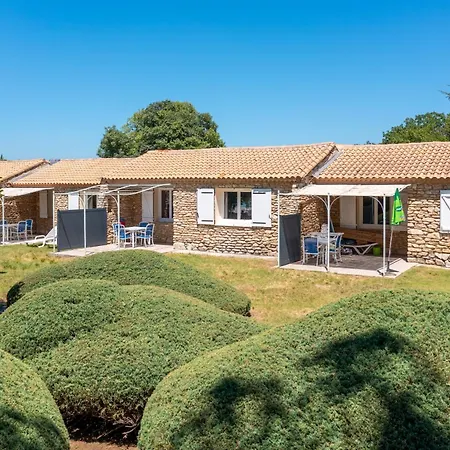 Pretty Little House In A Tourist * La Roque-sur-Pernes